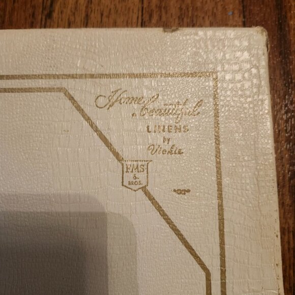 White Linen Damask Tablecloth 52x54 in Original Box Vintage 1972 AS IS - Picture 8 of 10